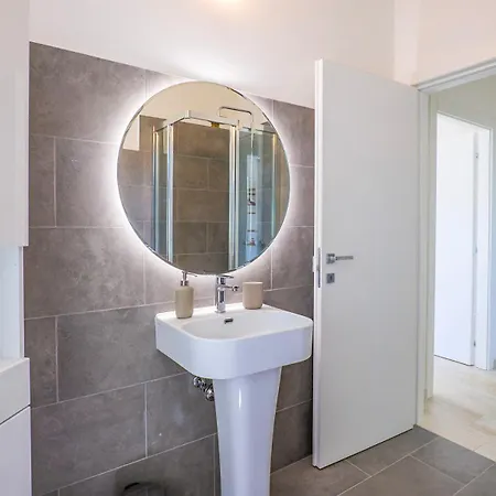 Residenza Luna Apartment Stresa