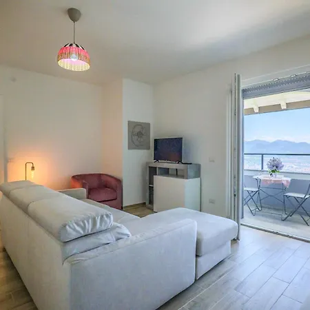 Residenza Luna Apartment Stresa